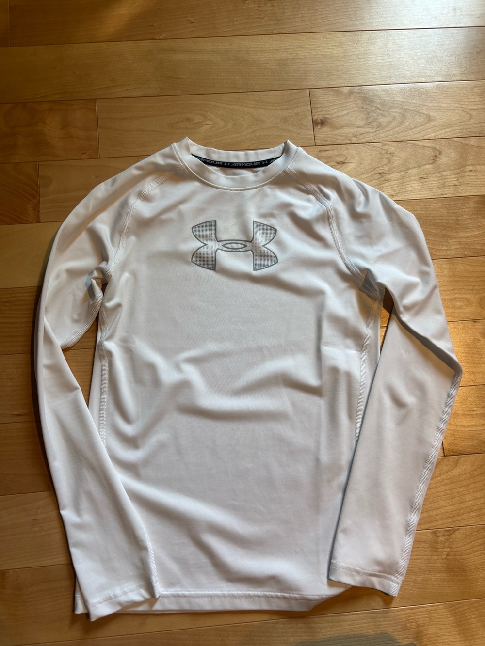 Under Armour Men’s Long Sleeve Crewneck – White with Silver Logo